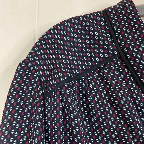 Vince Mini Geo Print Silk Top - Picture 5 of 7